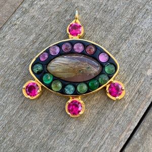 Silver 925 gold plated wrapped with gemstones eye shape pendant